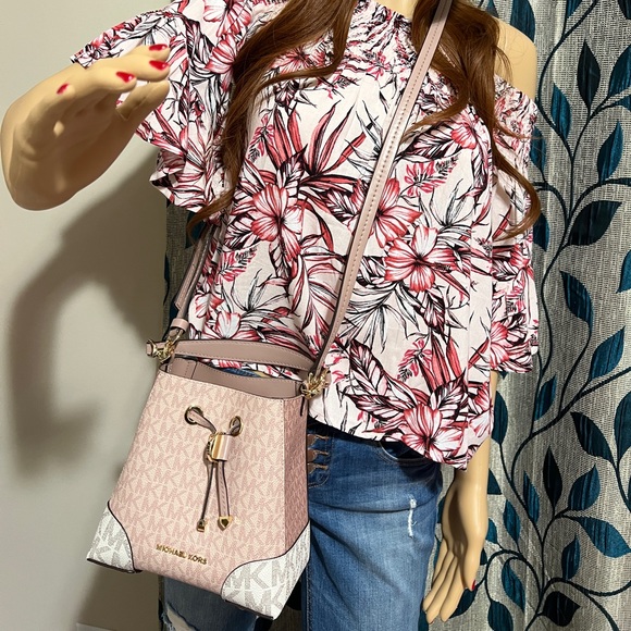 MK Mercer Gallery XS Convertible bucket Xbody Handbag - Picture 10 of 11